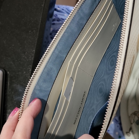 Gucci "Guccy" ivory clutch/wristlet - Picture 4 of 5